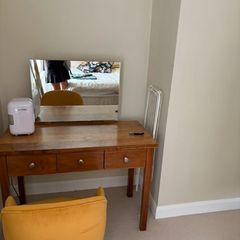 dressing table