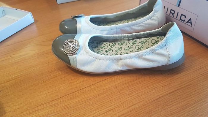 Gorgeous Soft Leather Hirica Ballet Flats/ Shoes Size 37 UK 4