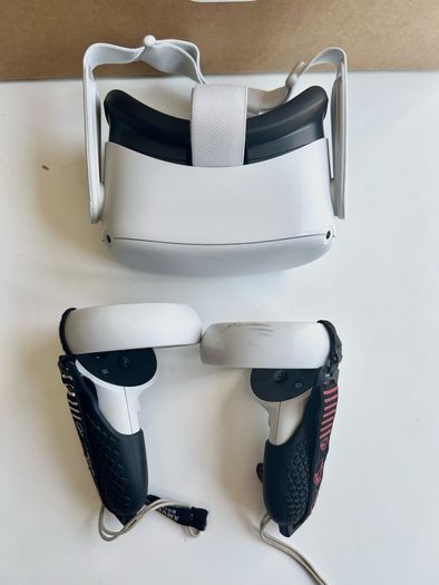 Meta Quest 2 VR Headset + Box + AMVR Controller grips