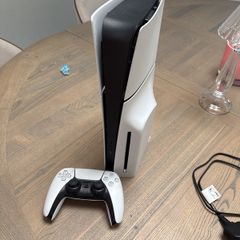 Playstation 5 Slim Standard Edition Disc with Astros Playroom