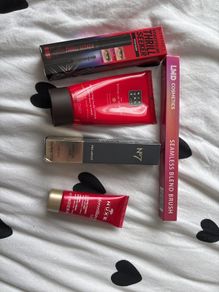 Random selection skincare & beauty items