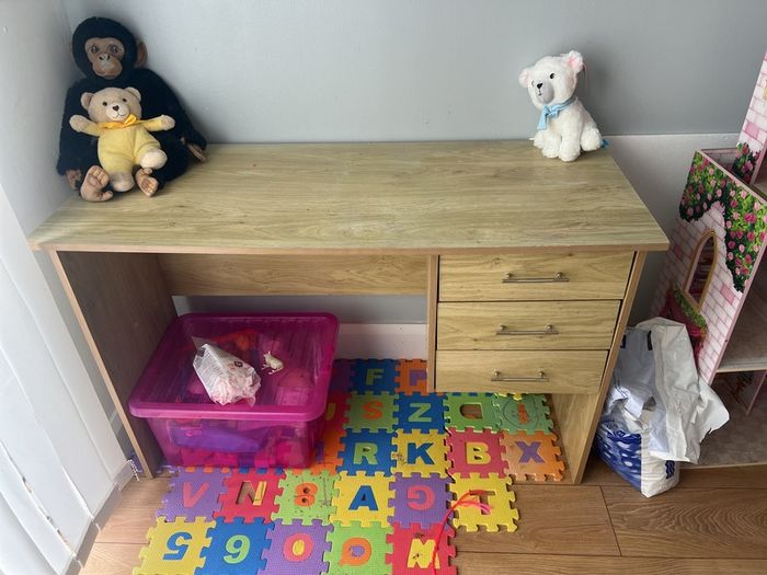 desk