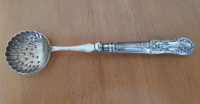Harrison Fisher Electroplated Silver Shell Shaped Sugar Sifting Spoon with Sterling Silver handle Queens pattern