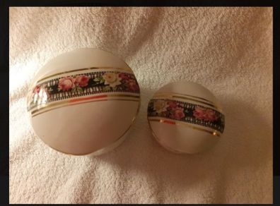 Vintage dressing table set