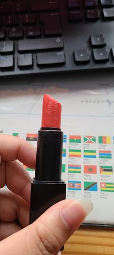 Nars Audacious Lipstick in Geraldine