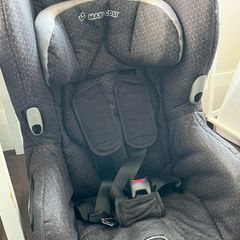 Maxi Cosi Axiss Swivel Car Seat-FREE
