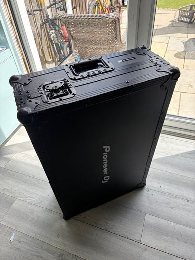 Pioneer DJ Rev 7 (with original pioneer travel case & decksaver
