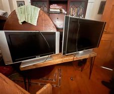 2x Phillips TV's