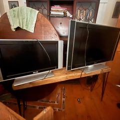 2x Phillips TV's