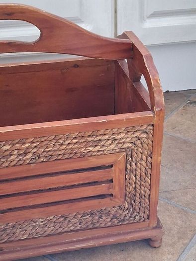 Newspaper/Magazine Rack