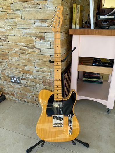 Fender 52 Telecaster American Vintage Reissue Limited Edition FSR. Albert Lee signature on back of headstock.