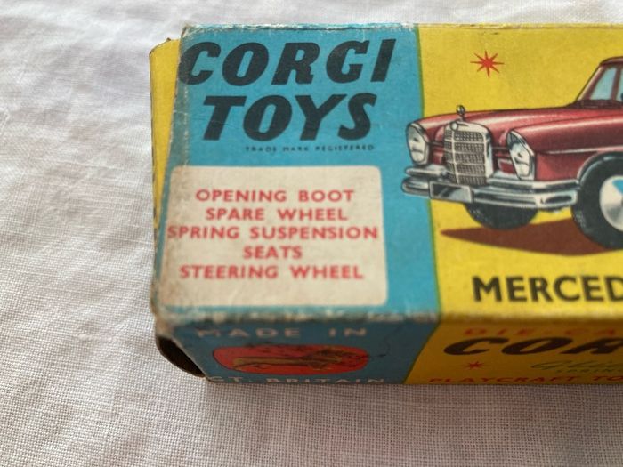 Corgi 230. Mercedes 220SE . 2 door coupe. 1962/64. Boxed. Excellent condition. Rare model.