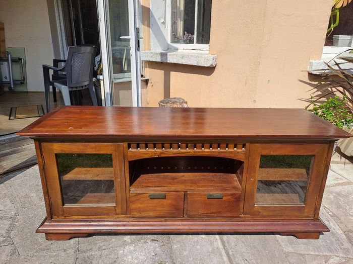 Tv stand