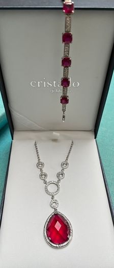 Beautiful Pendant & Matching Bracelet