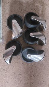 castors x 5