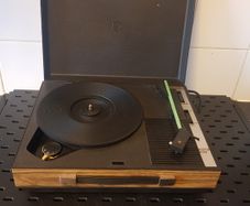 Fedelity HF42 Record Player