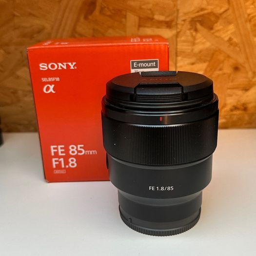 Sony FE 85mm f/1.8