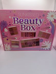 BNIB Sunkissed Beauty Box