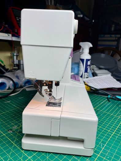 PFAFF Edition 130 Dual Transport (IDT) Heavy Duty Domestic Sewing Machine - Just fully serviced - Excellent condition - German made quality