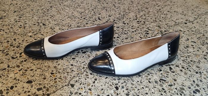 Bally Ballet pumps black white leather