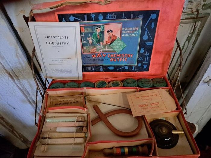 Vintage Chemistry Set