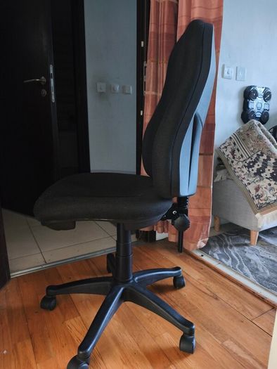 office chair in  good working condition