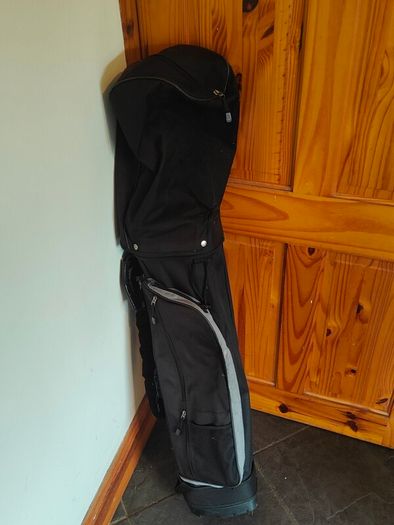golf clubs trolley and bag