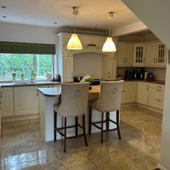 Cream Kitchen
