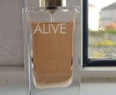 Boss Alive parfume