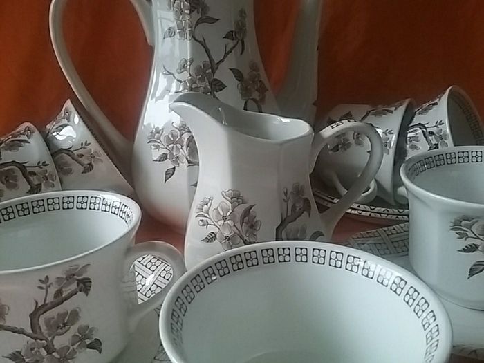 J. & G. Meakin "Innocense" Coffee Set