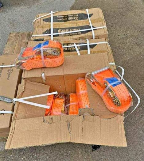 box of rachet straps