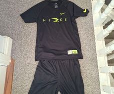 boys nike t shirt and short set