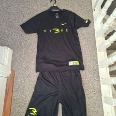 boys nike t shirt and short set