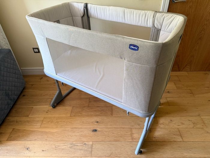 Chicco Next2Me Forever baby crib (beige)