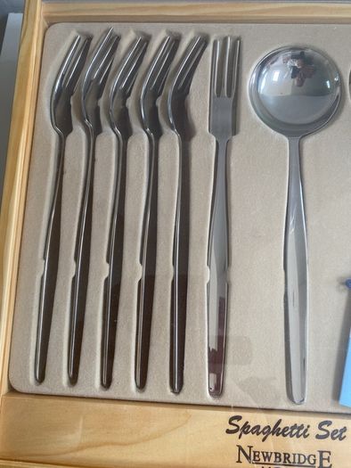 Newbridge  silverware Spaghetti set