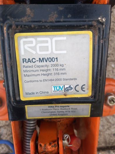 Tonne Capacity Trolley Jack Carry Case  2x2 Tonne Axie  Stands .