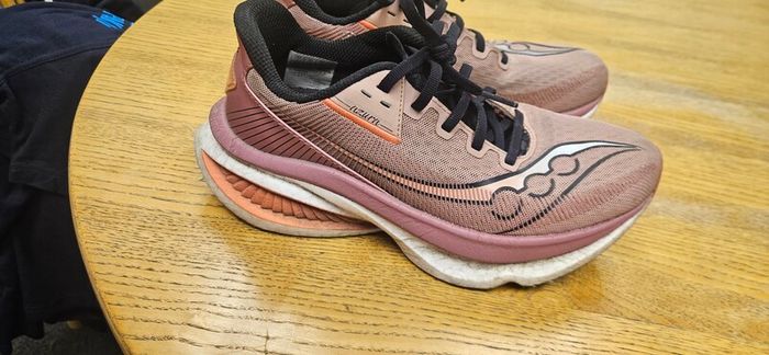 Saucony Womens runners size 5