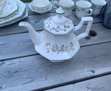 Eternal Beau Tea-Pot