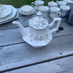 Eternal Beau Tea-Pot