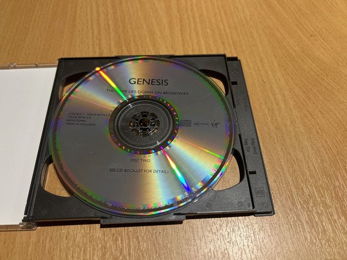 Genesis - The Lamb Lies Down On Broadway