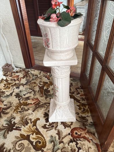 Ceramic flower pot stand
