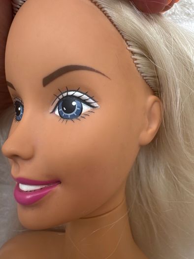 Barbie 1999 Blonde Hair Blue Eyes Doll Styling Head Mattel approx. 20 cm. Used Please see photos