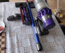 Dyson  V10 Purple