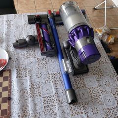 Dyson  V10 Purple