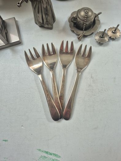 Metal collectors items