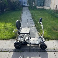 Electric folding mobility scooter