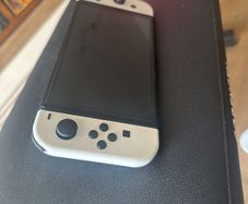 nintendo switch Oled 256Gb + 5 classic games
