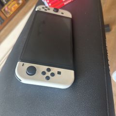 nintendo switch Oled 256Gb + 5 classic games