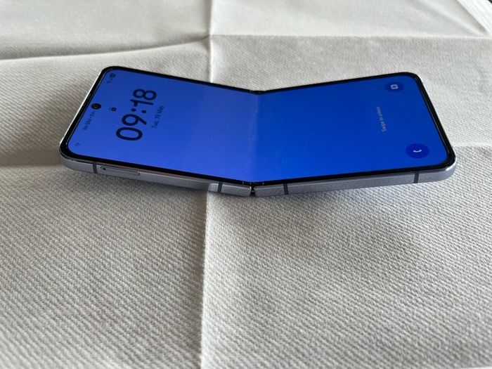 Samsung galaxy flip 4