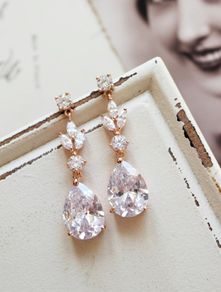 Vintage Stye Crystal Dangle Rose Gold Earrings